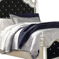 Crown Top Scalloped Design Eastern King Bed with Mirror Panel, Silver